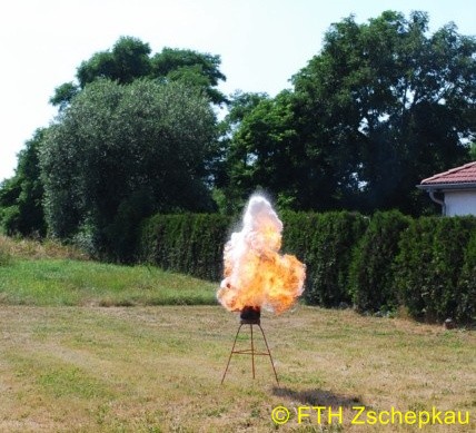 content/images/867dbbb970c8024825b0dc79a123ffab/DSC_0154.jpg - das Ã–l brennt stark, die Leine wird gezogen